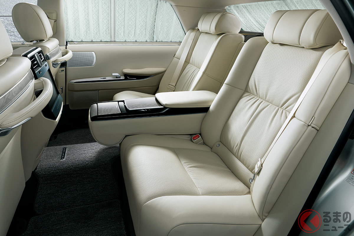 超豪華な後席を備える「センチュリー」