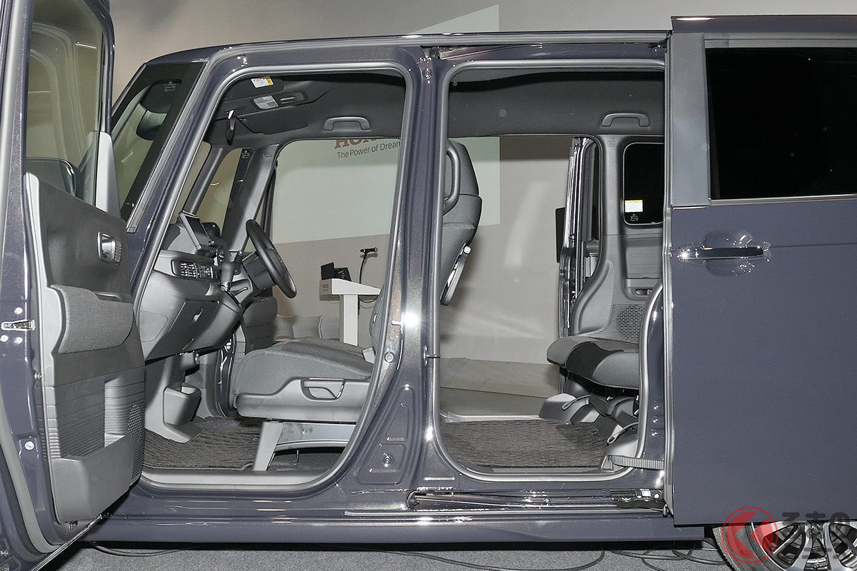 センタータンクレイアウトを採用したホンダ新型「N-BOX(3代目)」