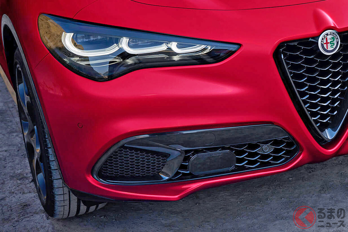 シブく輝く「鮮烈レッド」! アルファ ロメオの限定車「COMPETIZIONE(コンペティツィオーネ)」