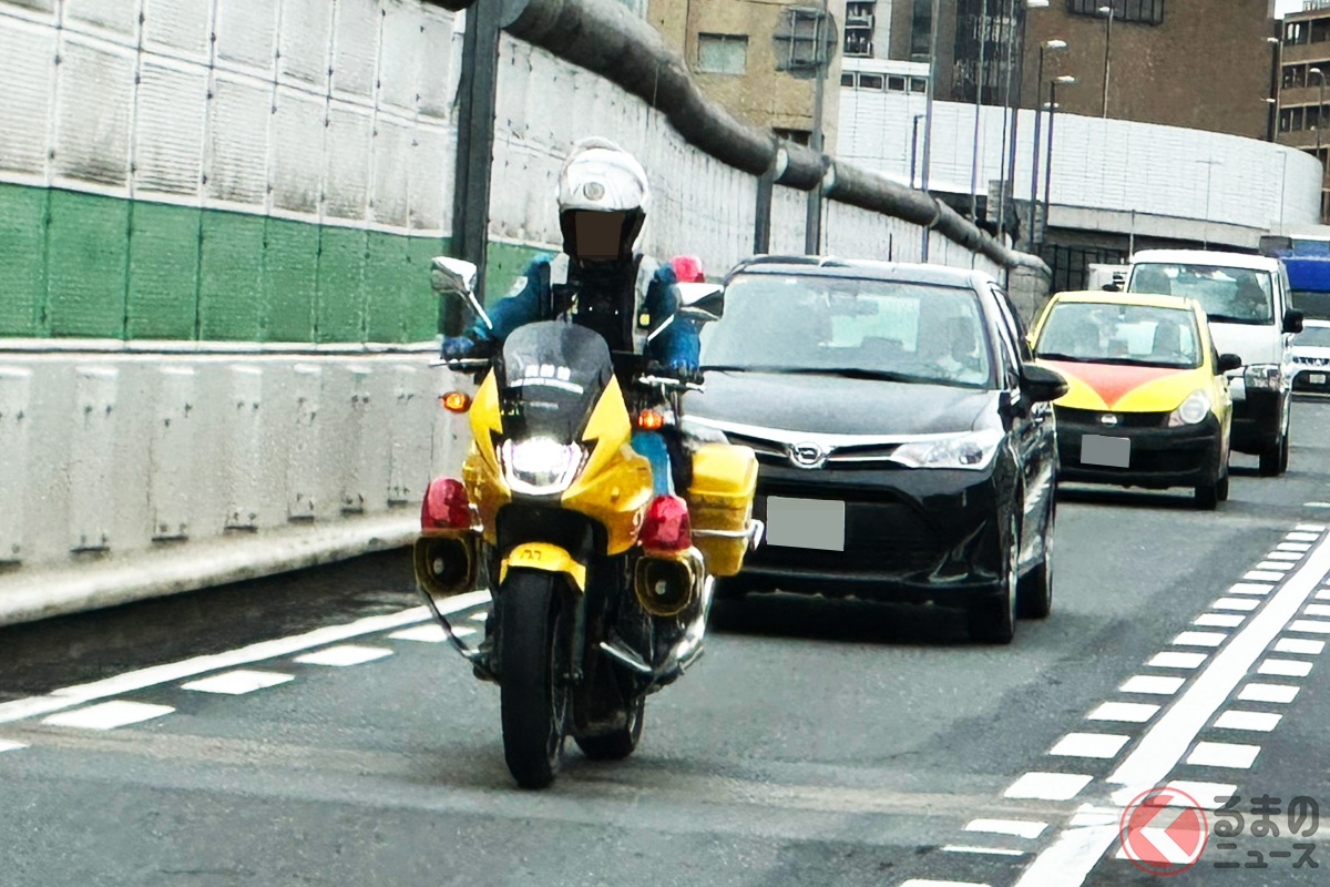 一緒白バイかと思うけど…色が違う! 首都高を走っていると稀に遭遇する「黄バイ」とは(画像:ユーザーからの提供)