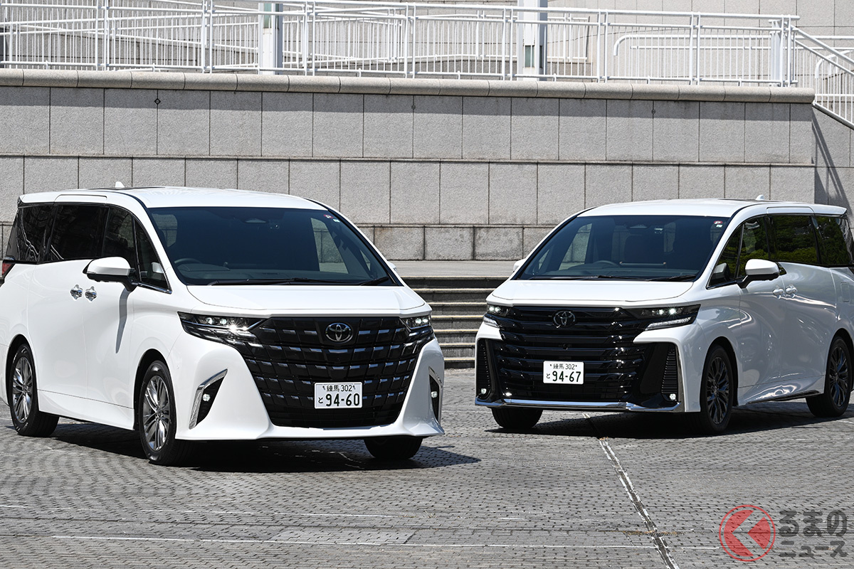 新型「アルファード」(左)と新型「ヴェルファイア」(右)で海苔味に違いはあるのだろうか