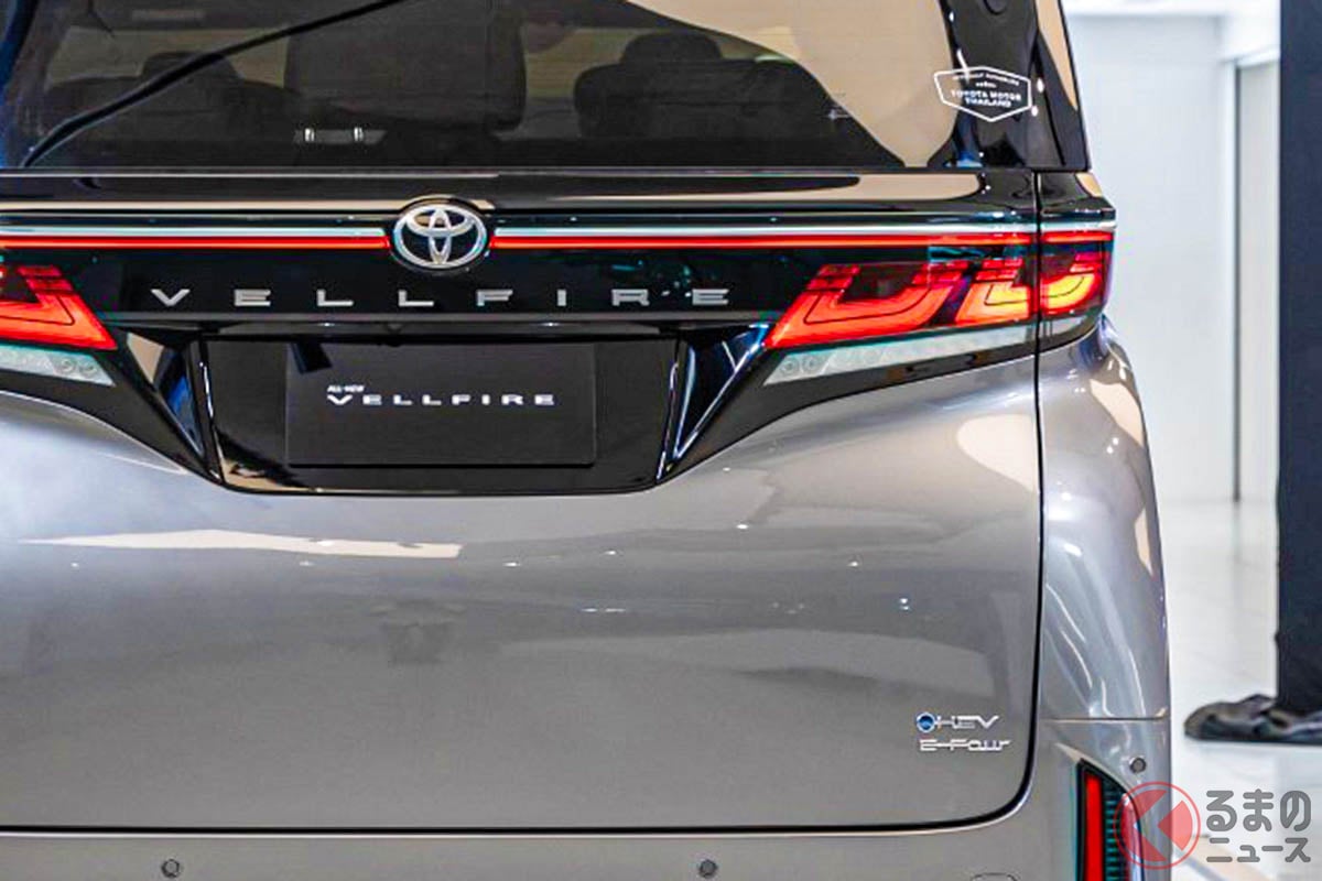 し、シルバーだ! タイ仕様のトヨタ新型「ヴェルファイア」