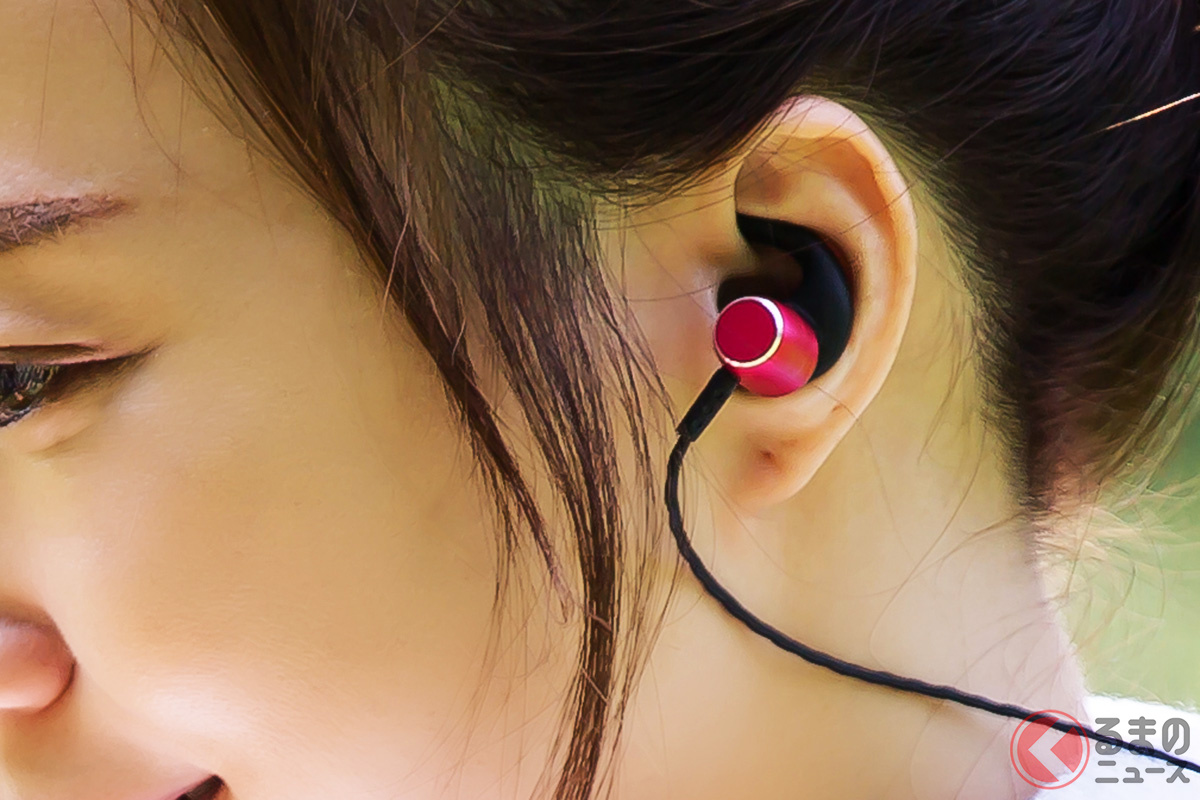 イヤホンでの通話も条件次第では違反になる?