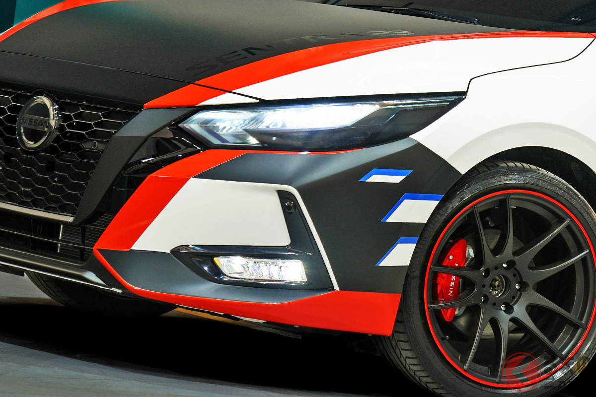 ついに派手すぎる「セントラ」実車展示