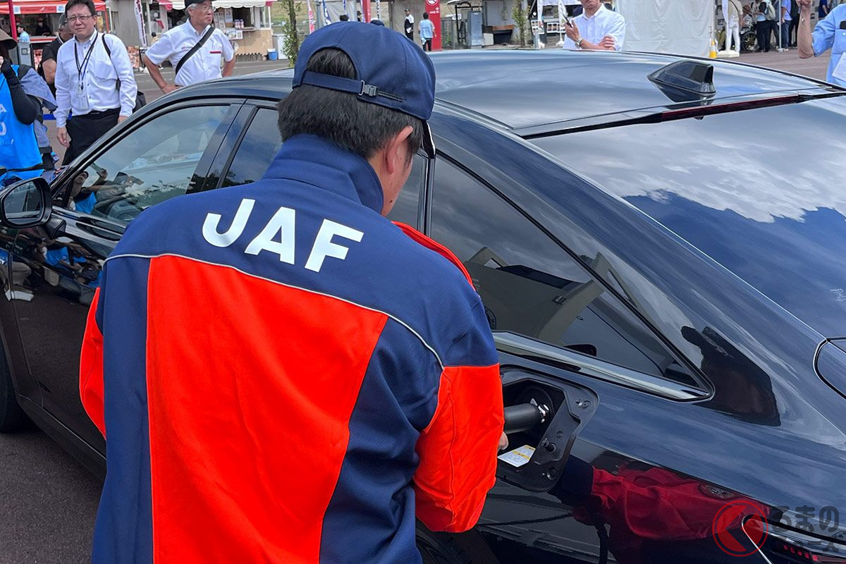 「給水素トラック」では車種によるものの約5分ほどで充填が可能だという