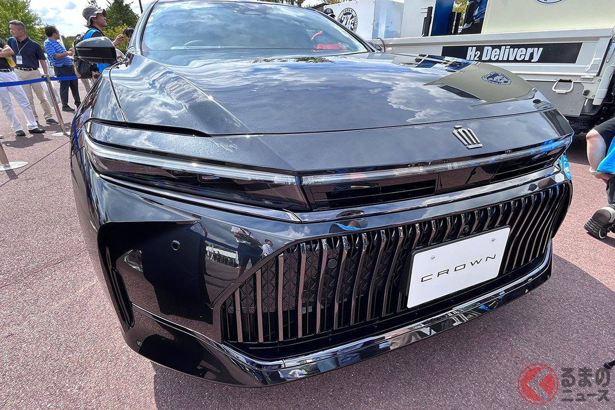 16代目クラウンにセダンがラインナップした背景とは