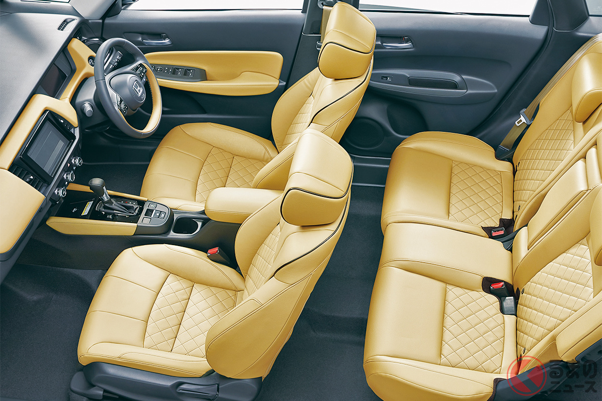 「ふっかふか」シートにもびっくり! 豪華すぎるホンダ「フィット LUXE」の本革シート内装