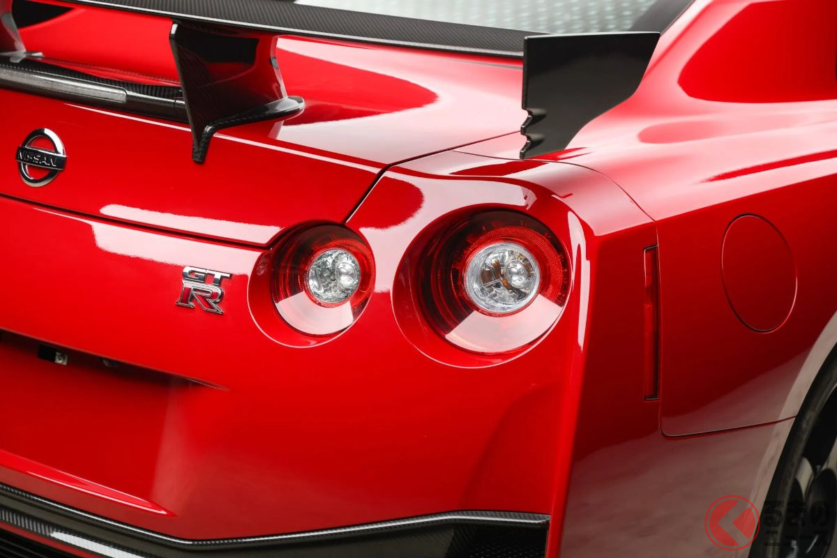 鮮烈レッドが素敵! 2016年式の日産「GT-R」(Photo:Bring a Trailer)
