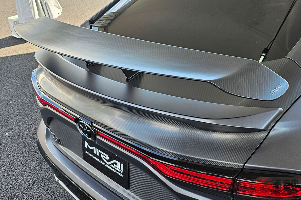 迫力エアロを装着した「ミライスポーツ コンセプト」