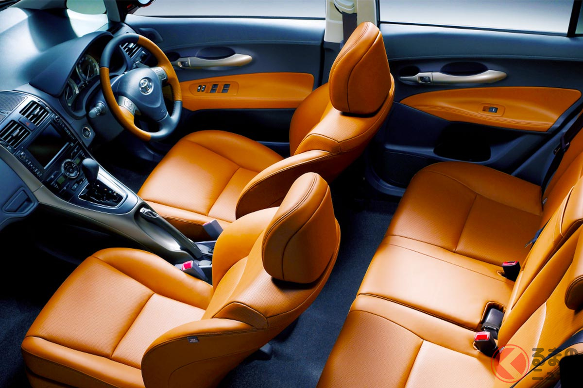 豪華な内装とエンジンは、まさに「クラウン ハッチバック」!?