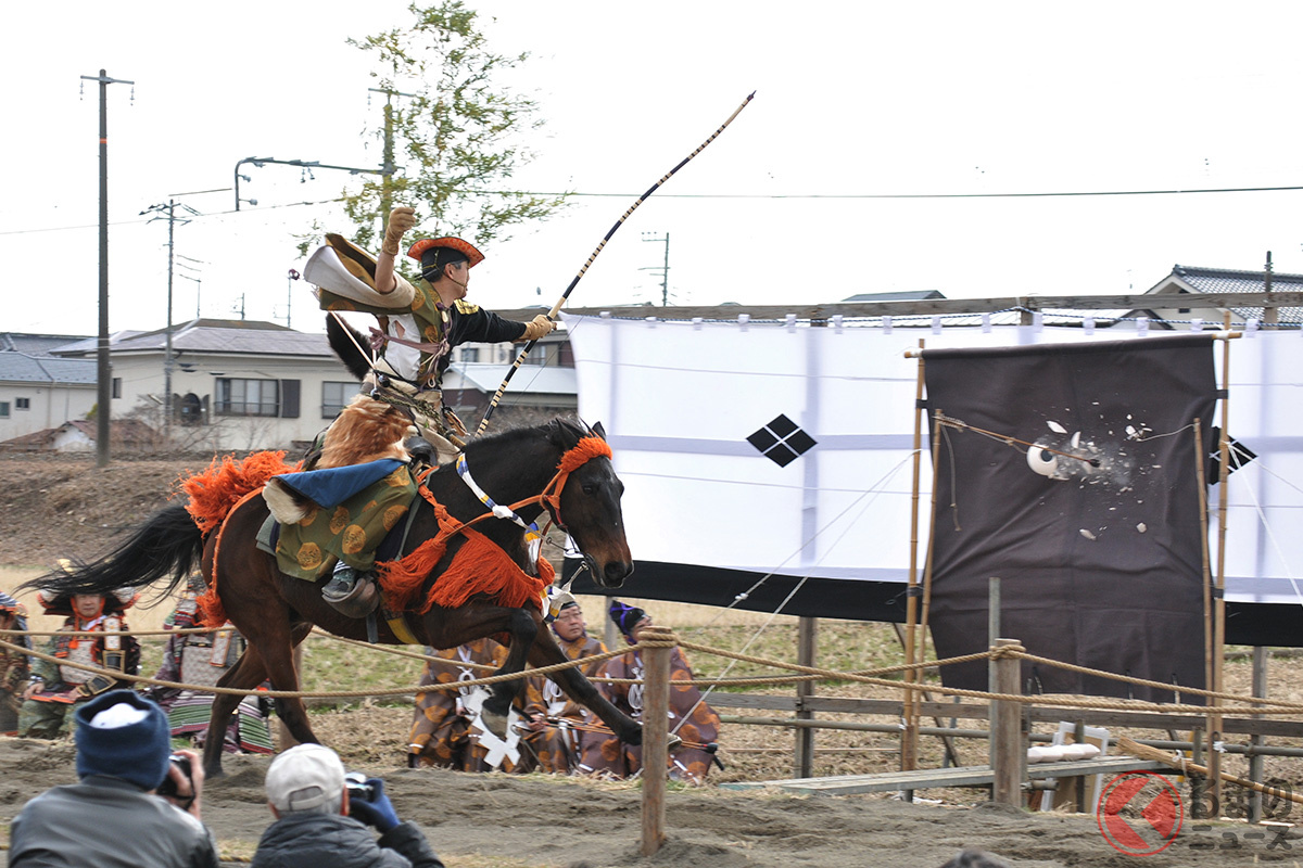 馬は祭りごとに欠かせない大切な存在(画像は流鏑馬のイメージ)