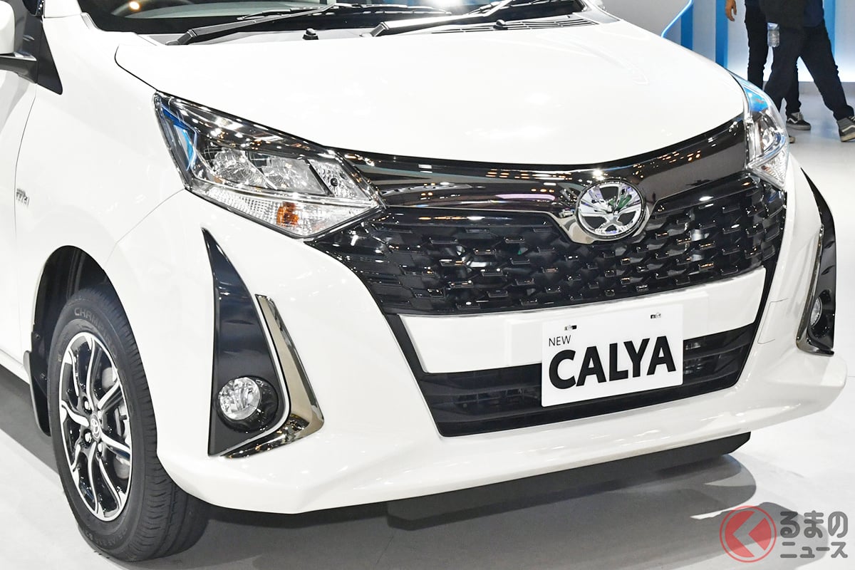 インドネシア国際オートショー2023で展示されたトヨタ「カリヤ」