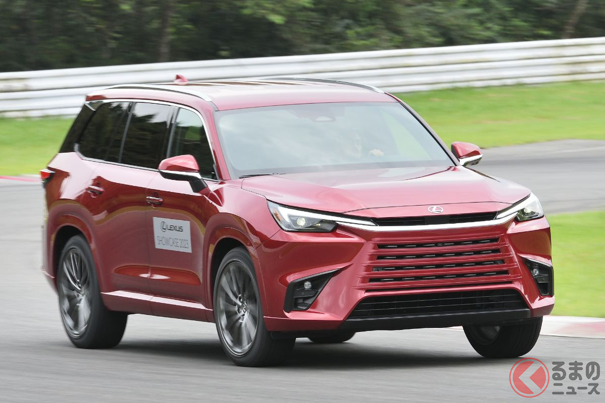 全長5m超えの3列SUVということを忘れそうな走りを見せる「TX」