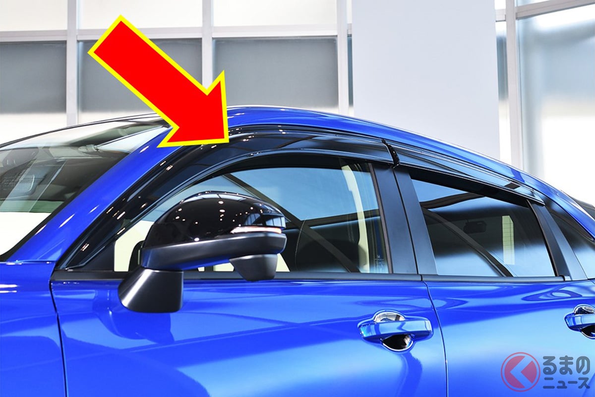 クルマに装着される「ドアバイザー」なんのため? (画像はホンダ「ZR-V」のホンダアクセス純正アクセサリー)