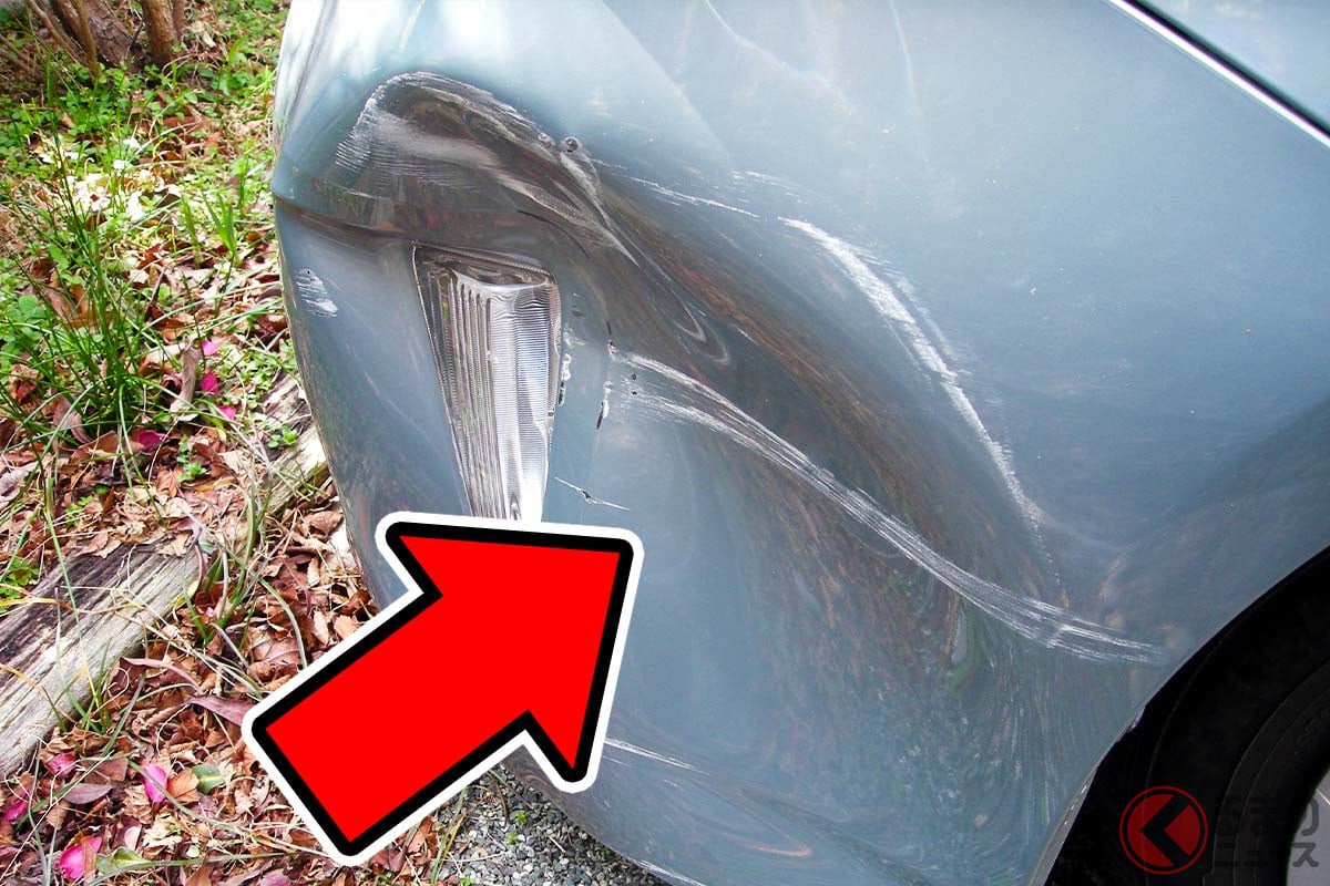 大きく凹んでしまったクルマ…悲しい(画像はイメージ)