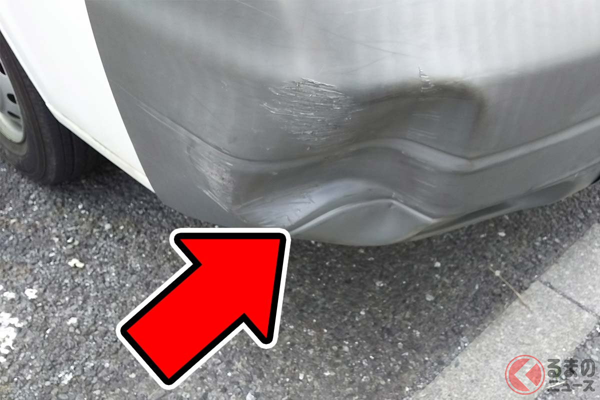 大きく凹んでしまったクルマ…悲しい(画像はイメージ)