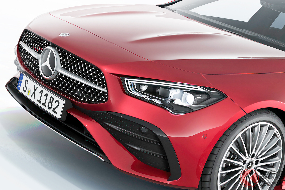 よりスタイリッシュに! メルセデス・ベンツ 新型「CLA」がデビュー