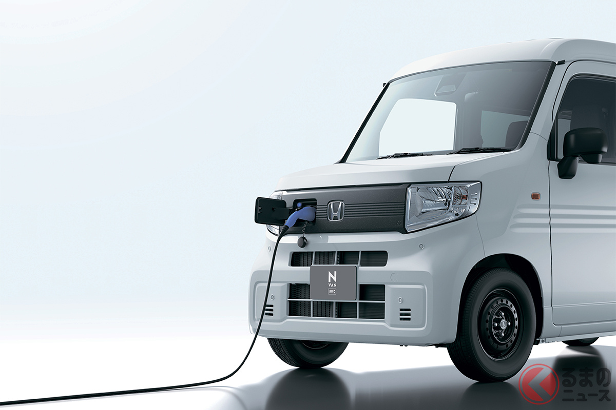 充電ポートが備わるほか細部のデザインが異なる以外、新型軽商用EV(電気自動車)バン「N-VAN e:(エヌバン イー)」の外観は「N-VAN」と大きく変わるところはありません