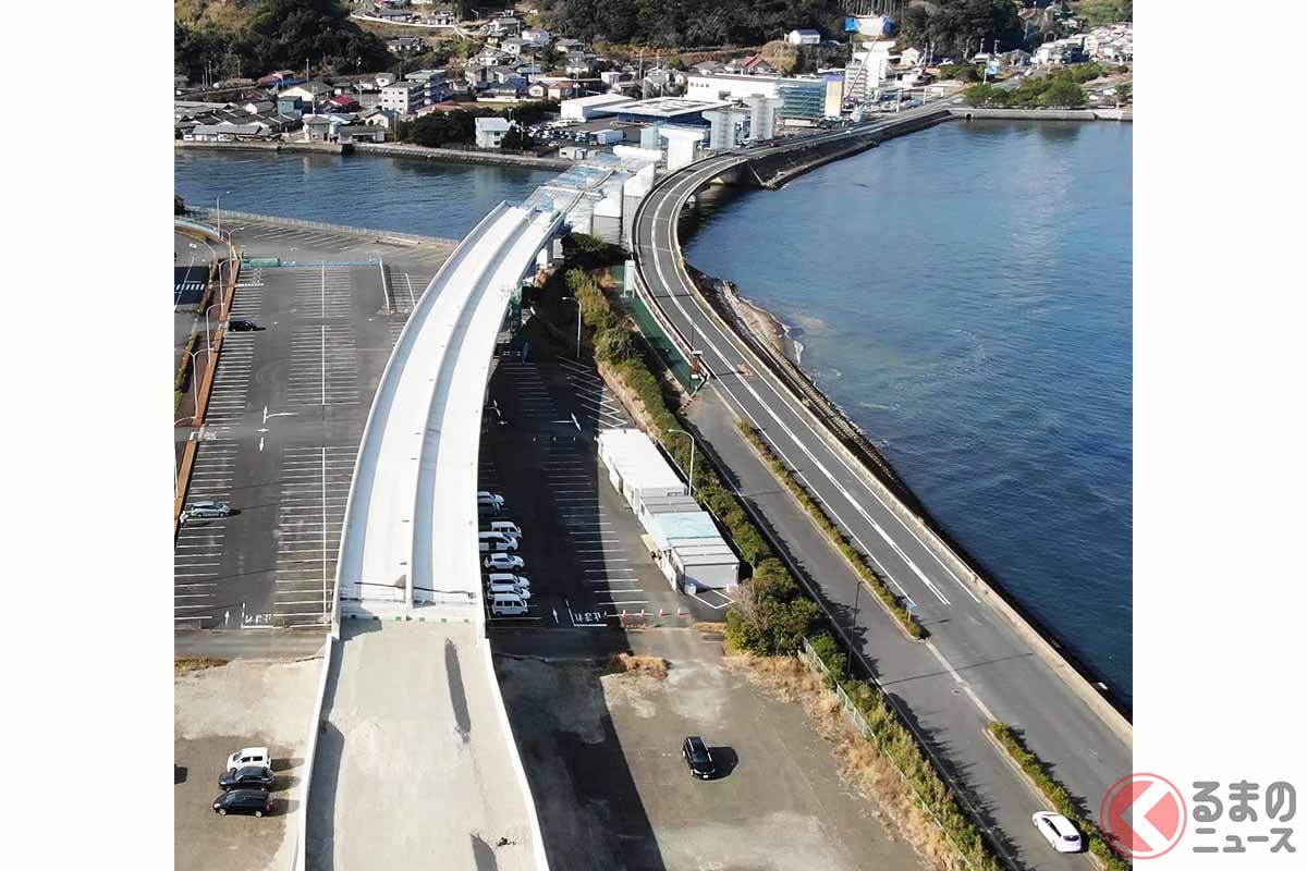 松浦佐々道路「松浦4号橋(仮称)」付近の工事進捗状況。2022年1月撮影(画像:国土交通省九州地方整備局長崎河川国道事務所)