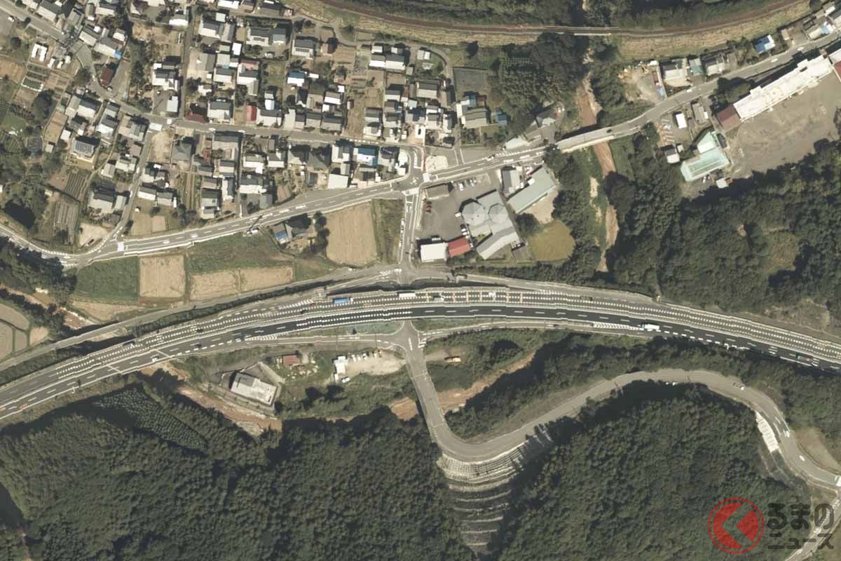 名阪国道の板屋IC(画像:国土地理院の空中写真)
