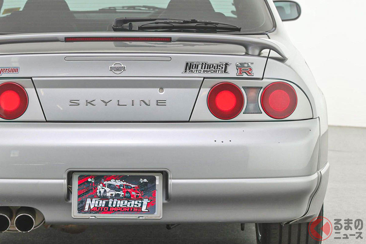 えっ…4ドアGT-R? 日産「スカイライン GT-R オーテックバージョン 40th ANNIVERSARY」(photo:Cars and Bids)