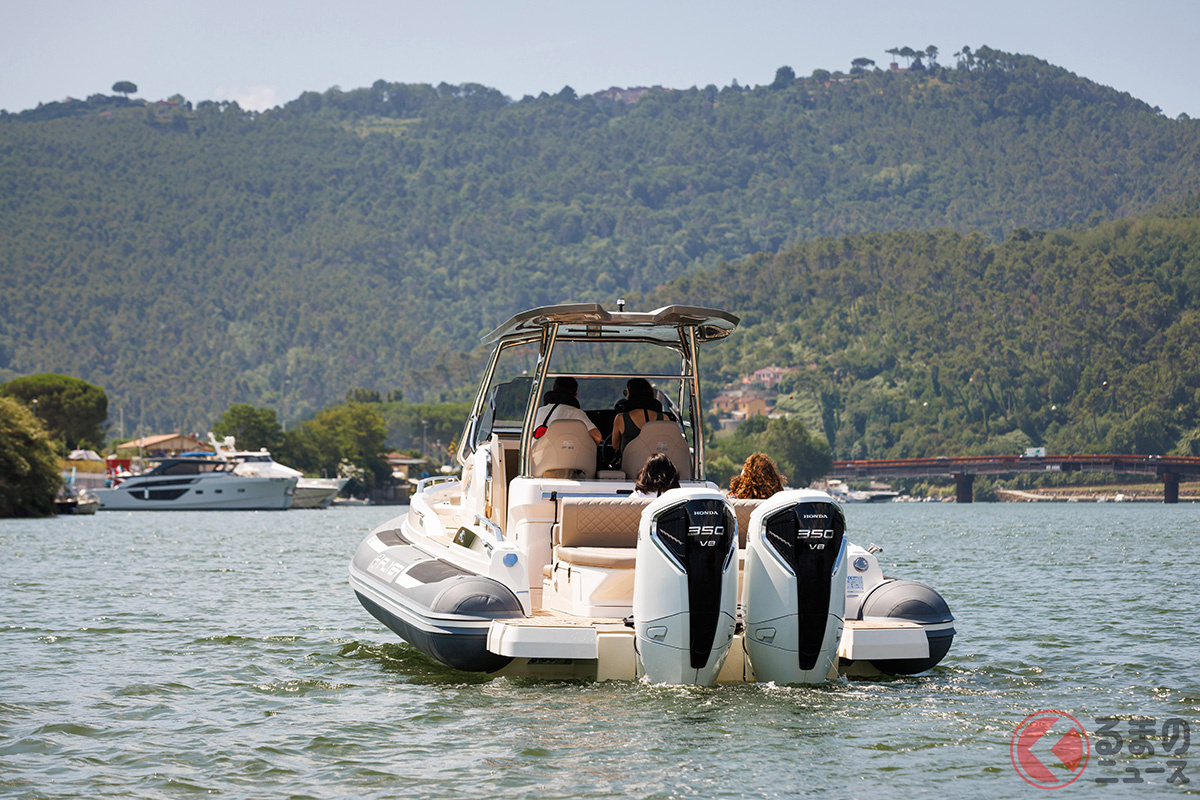 350馬力を誇るV型8気筒エンジンを搭載したモデル「BF350」