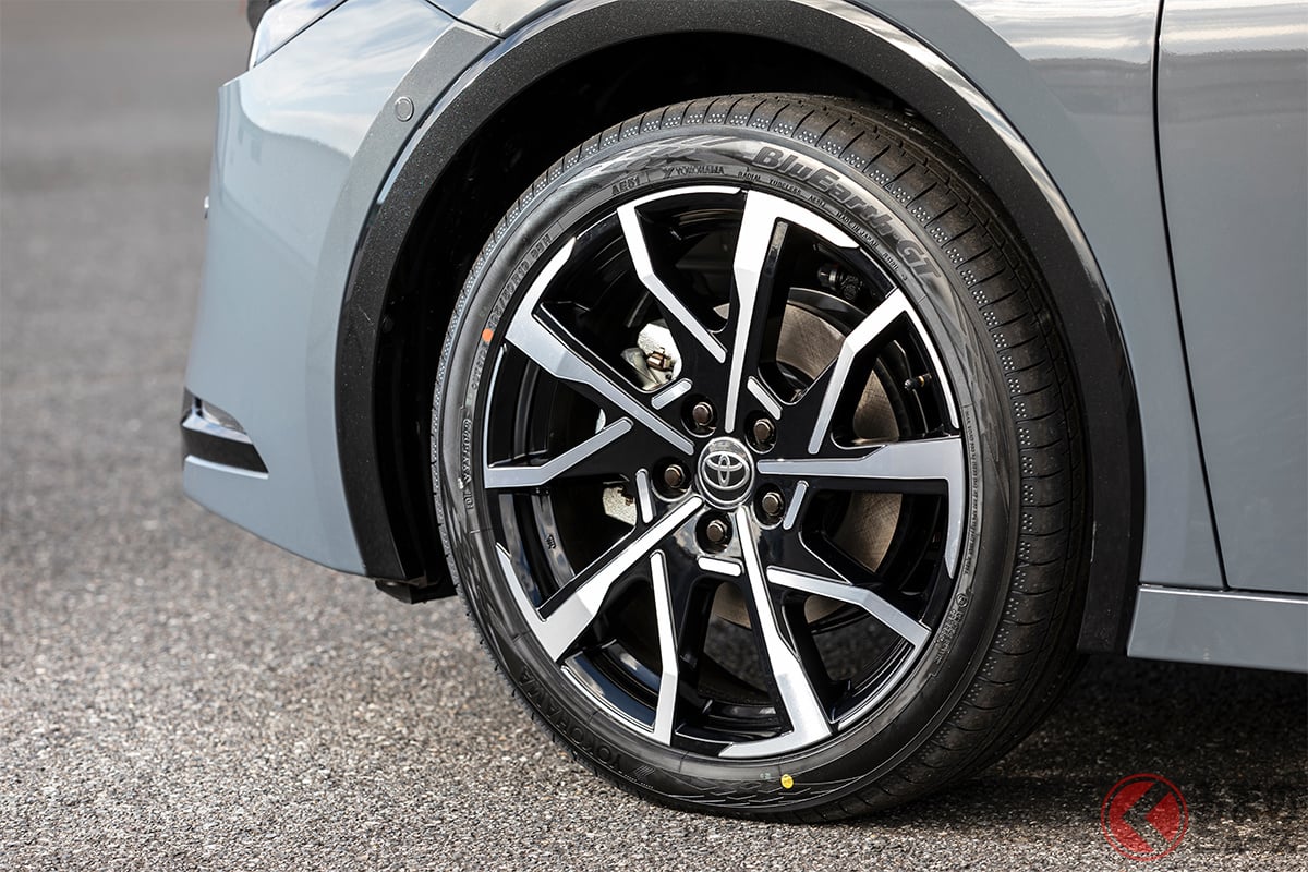 めちゃカッコいい! 写真はトヨタ 新型「プリウス」に純正採用された19インチ大径ホイール