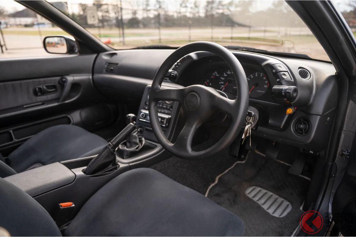 「スカイラインGT-R(BNR32)」が1000万円超えで落札!