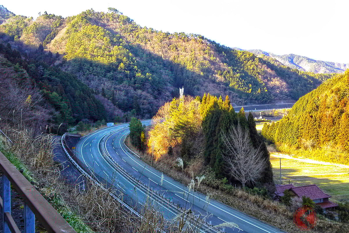 日本の高速道路で1番急なカーブ「R200」が存在する中国自動車道