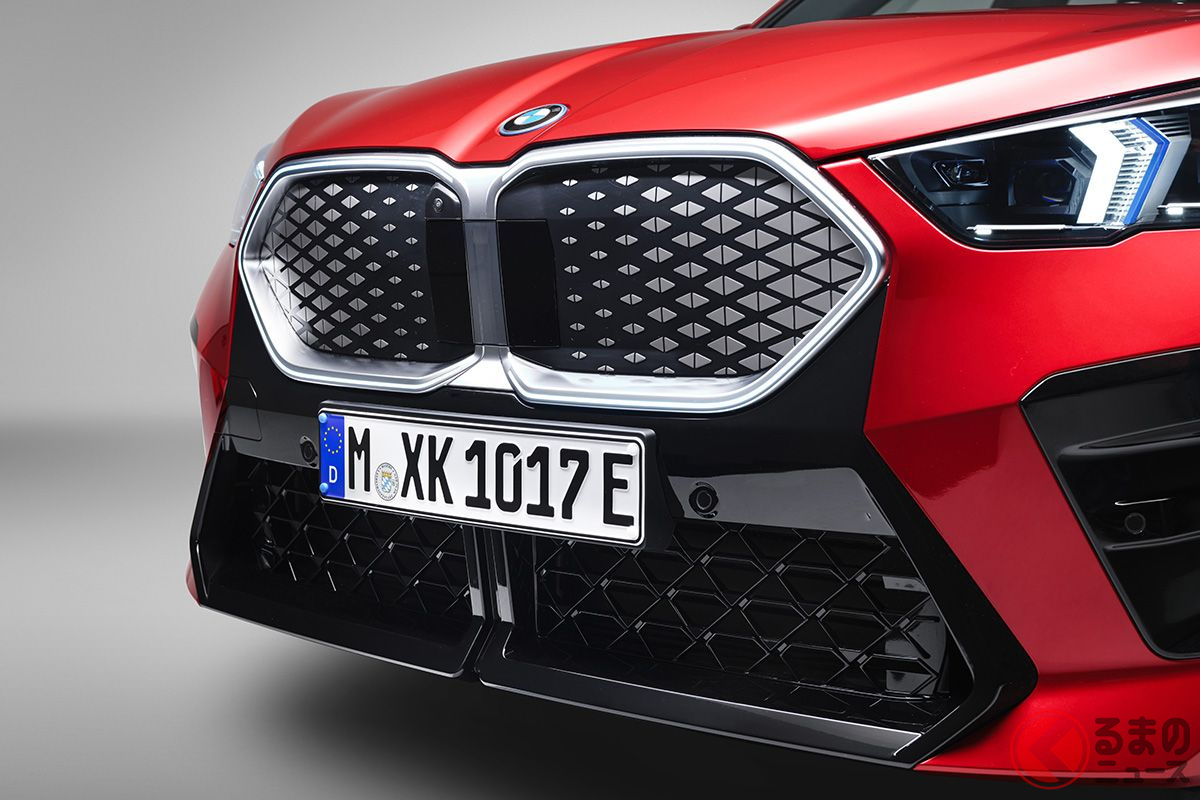 ジャパンモビリティショー2023で新型「X2」ならびBEVの新型「iX2」が展示される(画像は「iX2」)