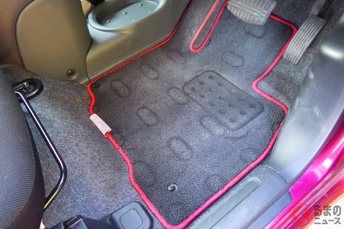 ピンキリのフロアマット、何が違う?