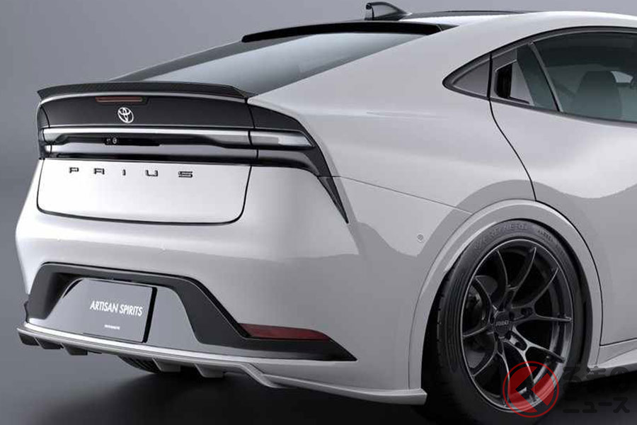 超スポーティにカスタマイズされたトヨタ「プリウス」