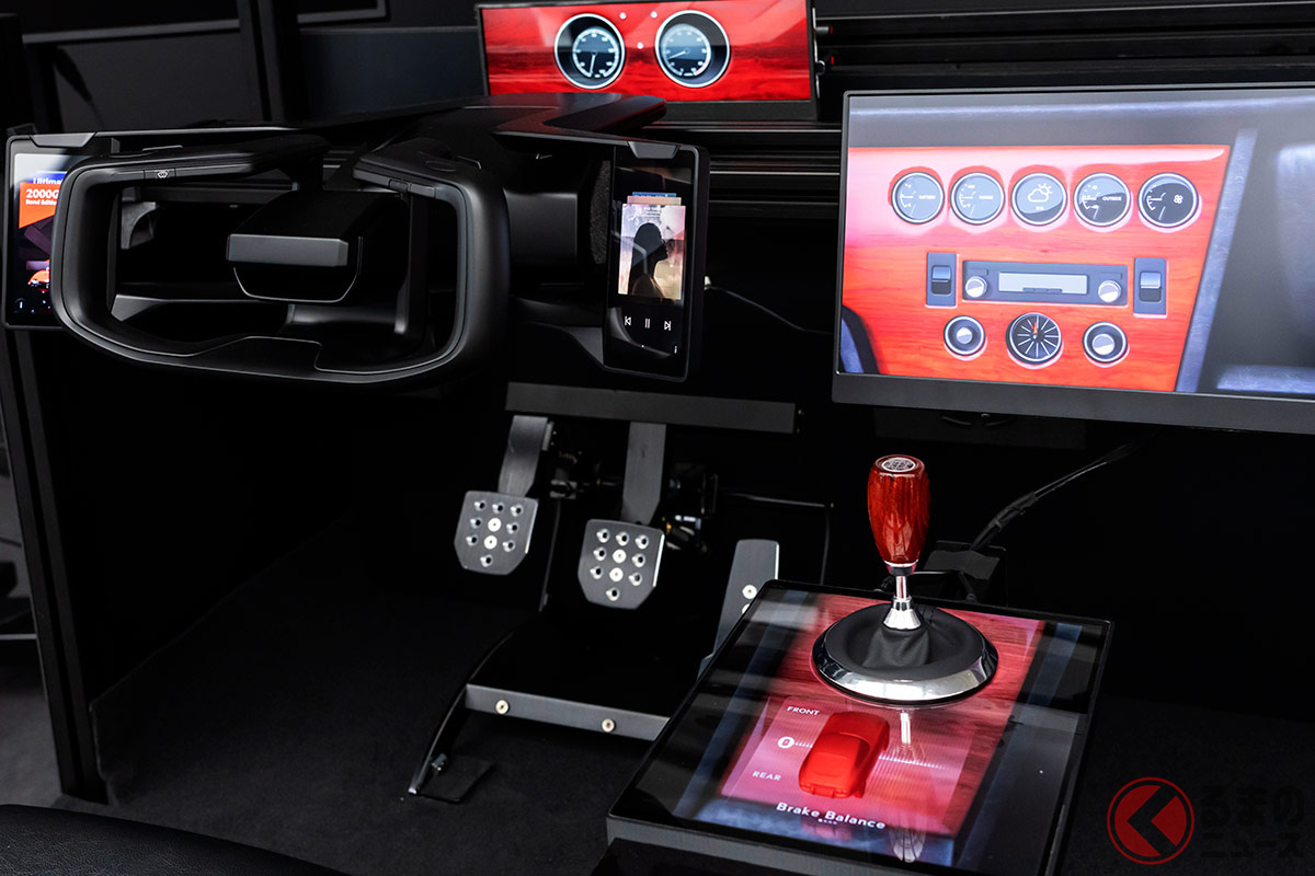 ディスプレイに2000GTのインパネを映すことで視覚的な演出も可能