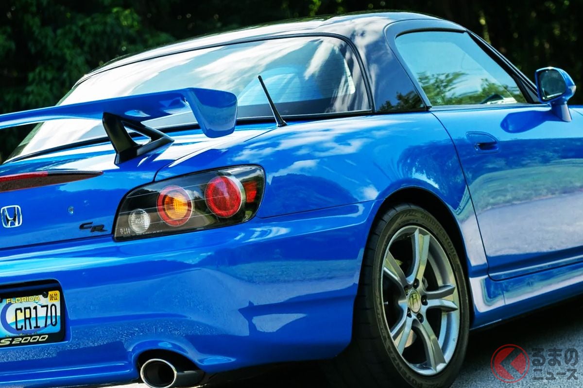 鮮やかなブルーを採用した「S2000」（Photo：Bring a Trailer）