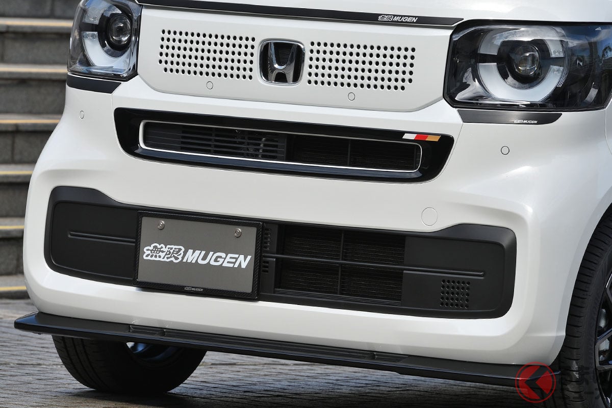 無限パーツを装着したホンダ新型「N-BOX」