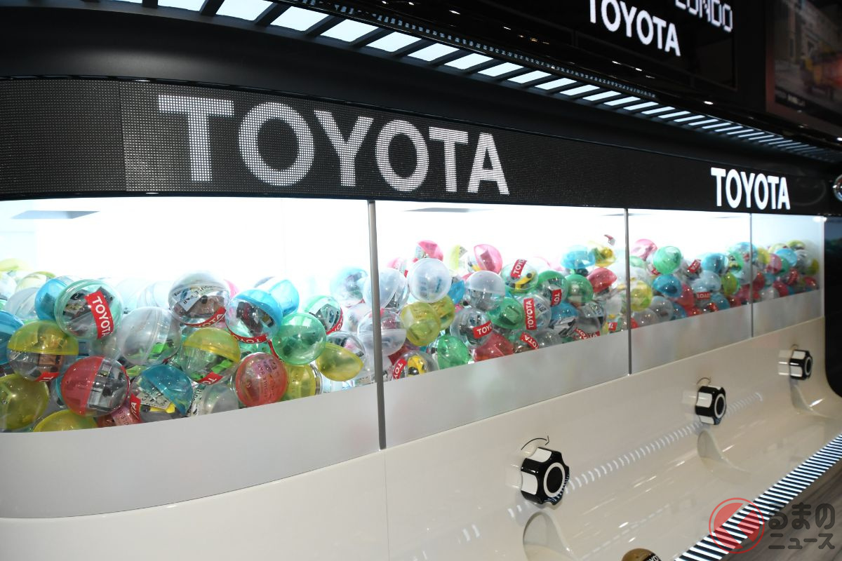 何が出てくるかは、ガチャガチャを回してのお楽しみ!