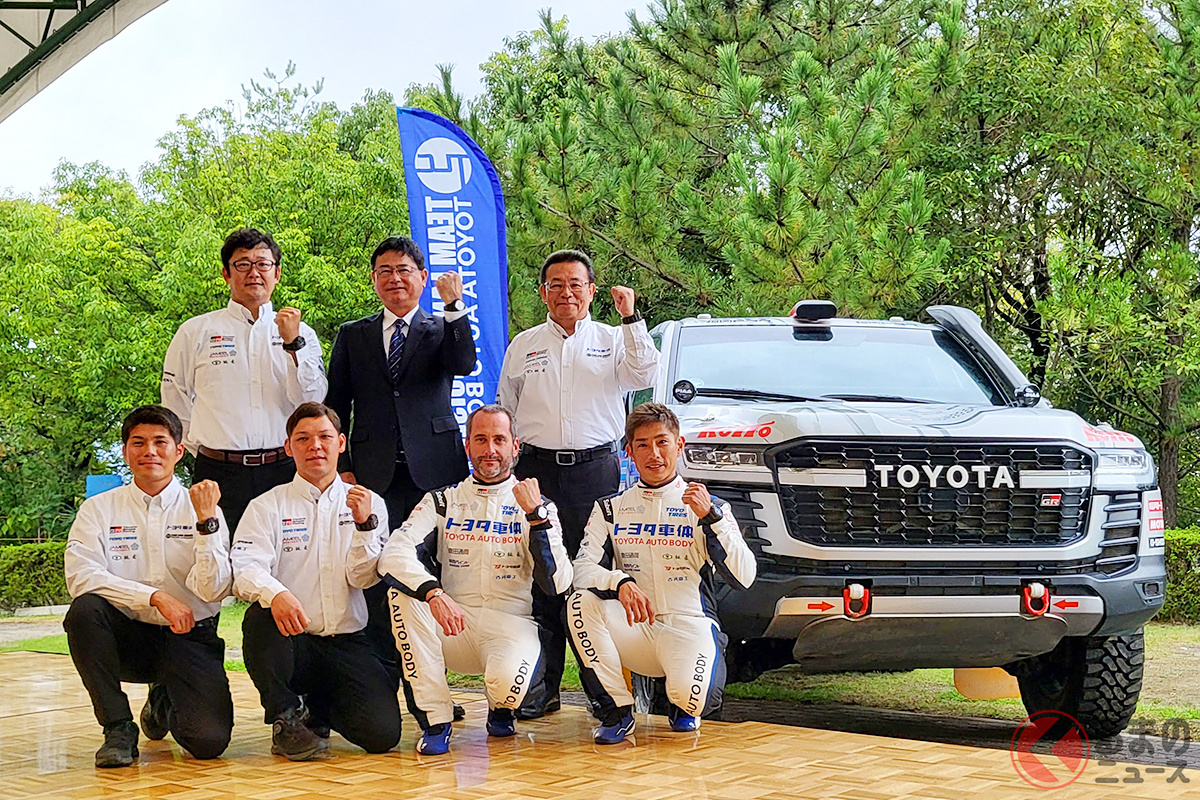 TEAM LAND CRUISER TOYOTA AUTO BODYのメンバーと参戦車両のランクルーザー300 GR SPORT ダカールラリー2025 仕様車