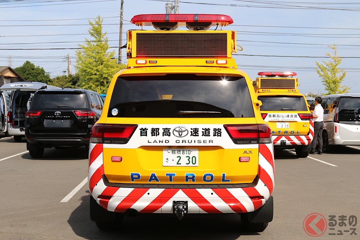 後続車に対して電光掲示板で案内を行う(画像提供:首都高速道路株式会社)