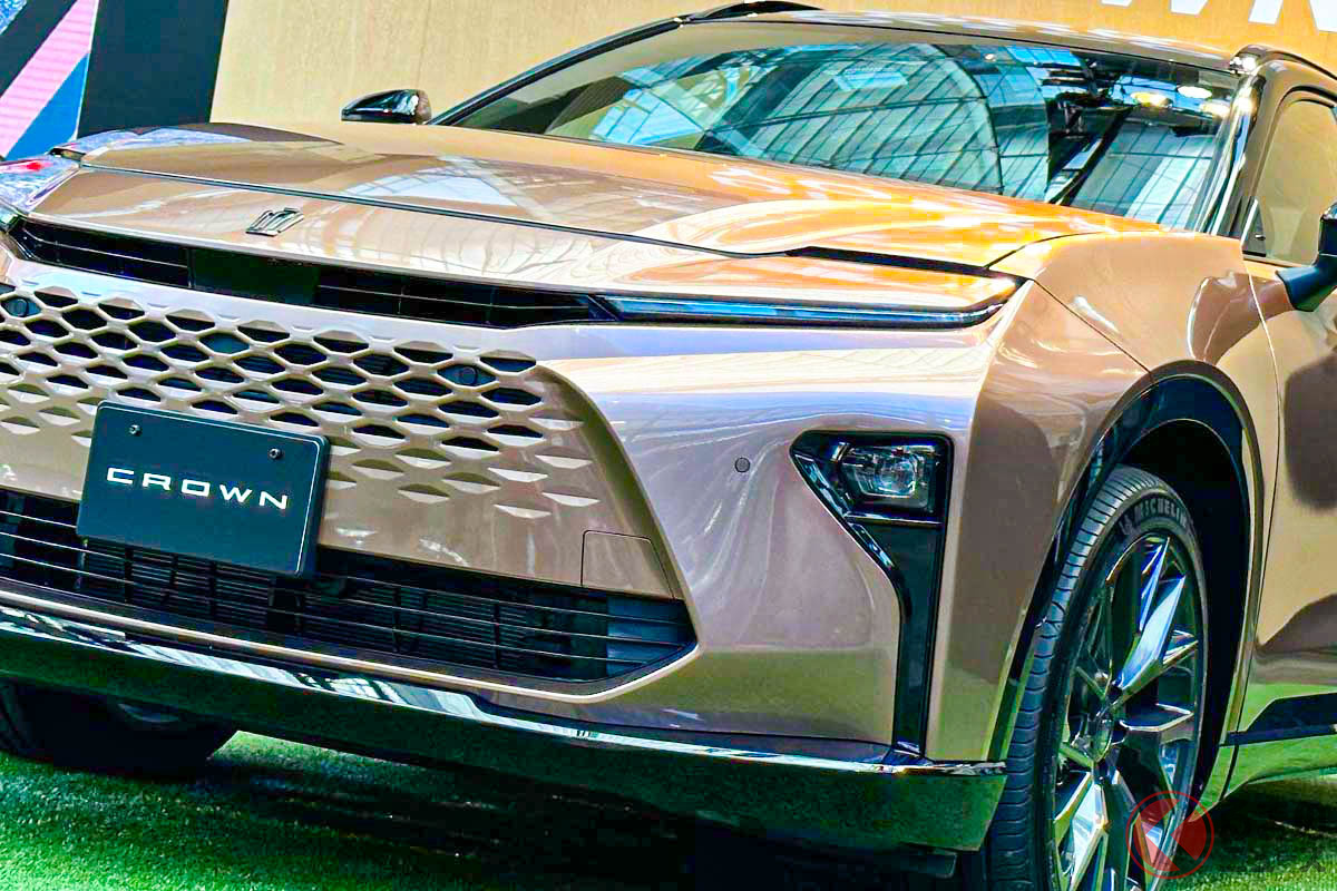 ”初”一般お披露目されたトヨタ新型「クラウン エステート」