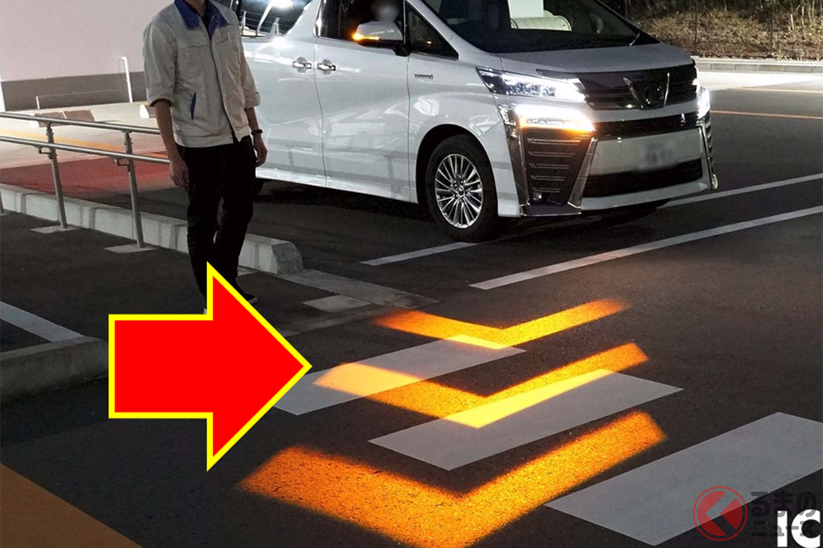 市光工業の「路面描画プロジェクションランプ」