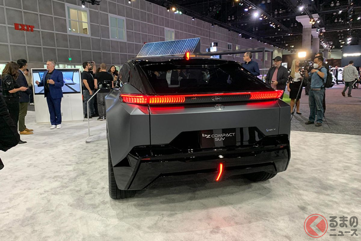 リアも斬新なデザインとなる「bZ Compact SUV」(撮影:加藤博人)