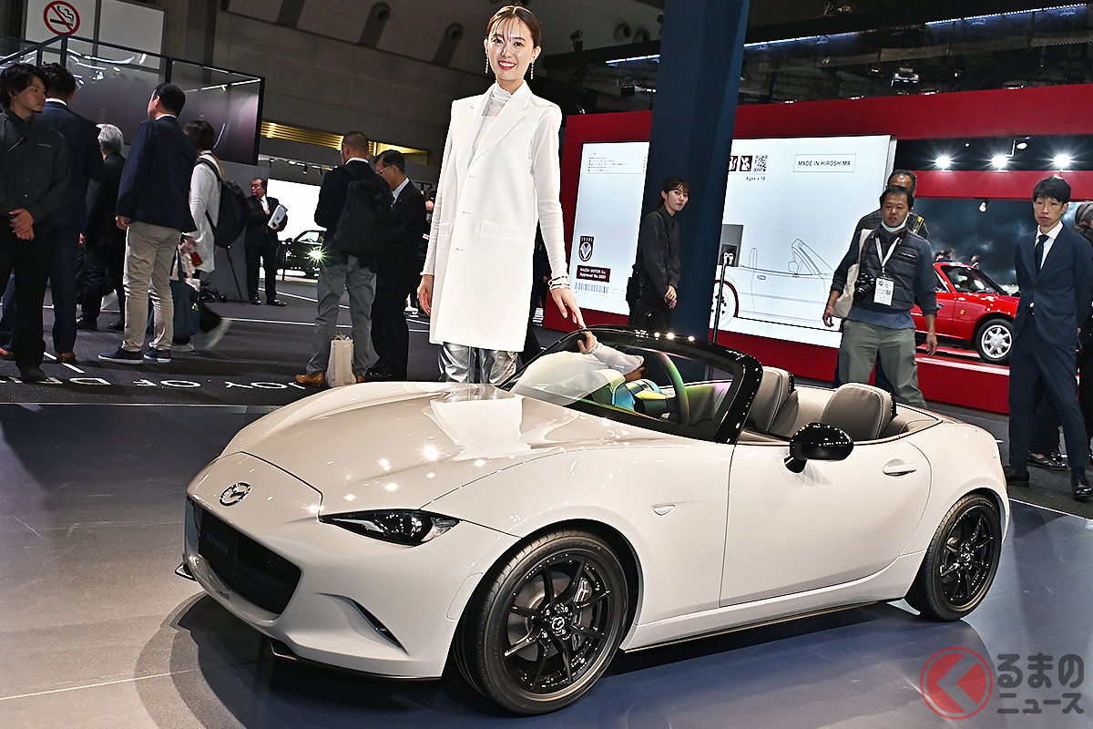 「えっ…!」目がバグる! マツダが「ジャパンモビリティショー2023」に出展した「ロードスター2/3スケール」
