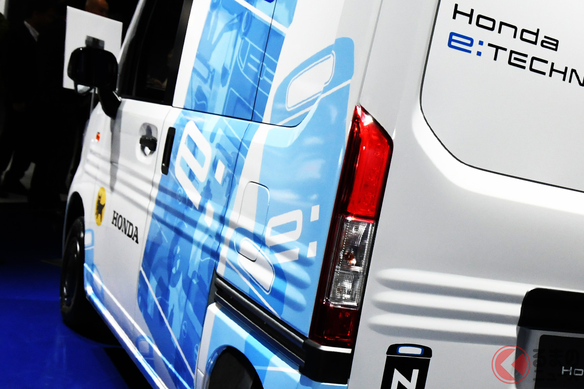 ジャパンモビリティショー2023では2台のN-VANが展示された、違いは?