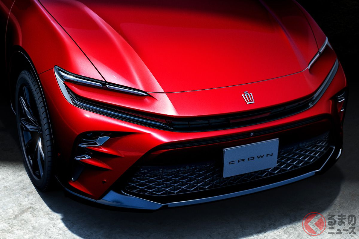 トヨタ「クラウンクロスオーバー」の内装を「クラウンスポーツ」に変更出来る!