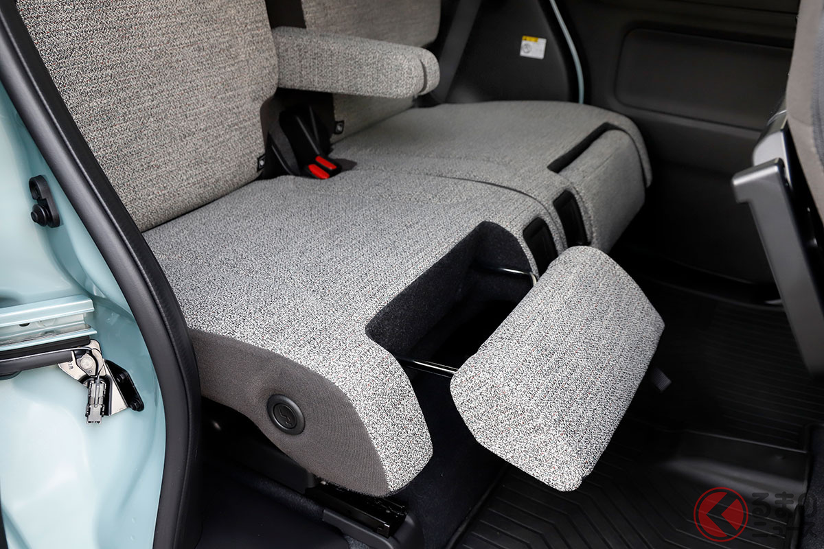 オットマンがついた! 新型スペーシアのリアシート