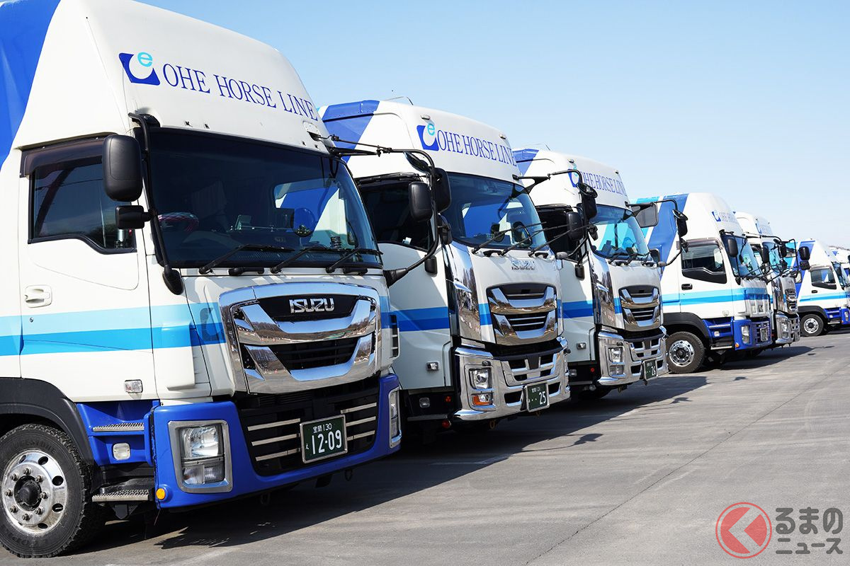 昭和44年に設立され、馬運車の運行で活躍している大江運送の馬運車(画像提供:大江運送)