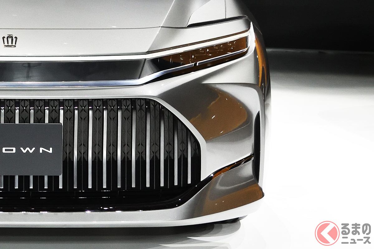 15代目の先代クラウン(セダン)の終了から約1年半ぶりにFRセダン復活!