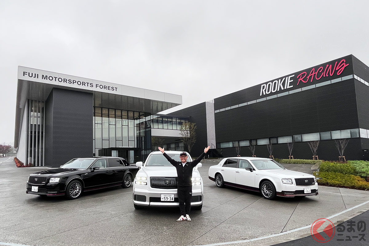 ここ数年は「センチュリーGRMN(セダン)」(右側)が箱根駅伝を走った!今年は「センチュリー(SUVタイプ)」(真ん中)が100回大会を走った!