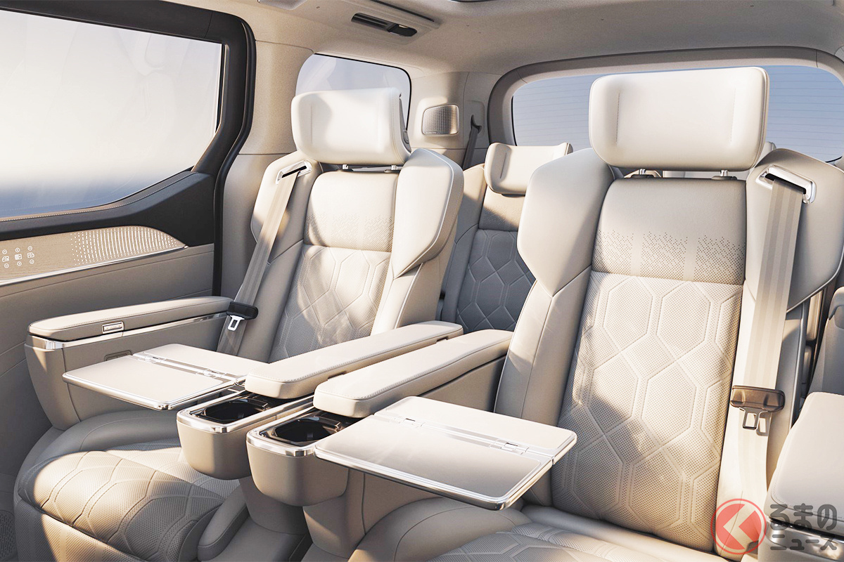 頭上には「オーロラ」も再現!? 北欧テイストの豪華内装を誇る新型高級ミニバン「EM90」のインテリア