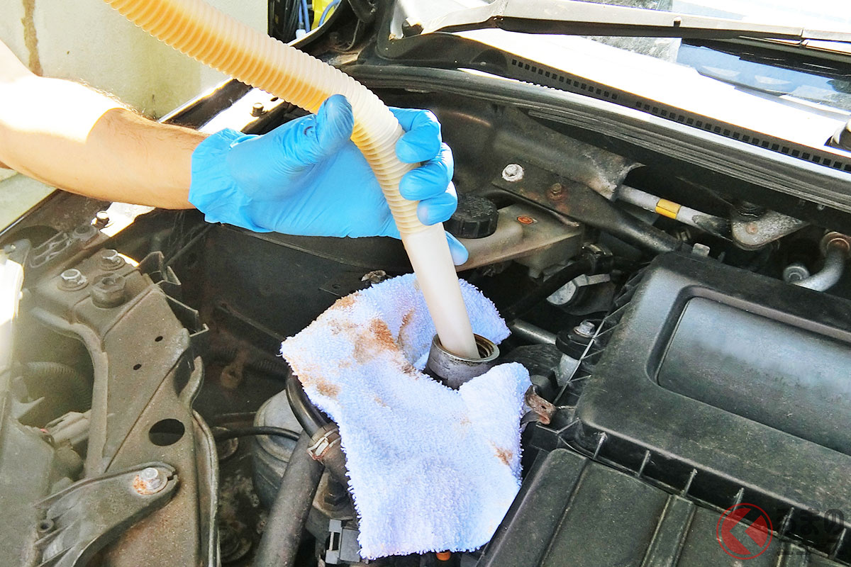 「エンジンオイル」価格の差のワケは